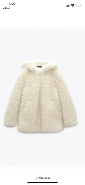 Pälsjacka - Pälsjacka med luva från Zara. Slutsåld på hemsidan