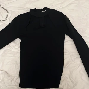Zara topp - Super populär tröja från zara! Använd endast en gång! 🤗