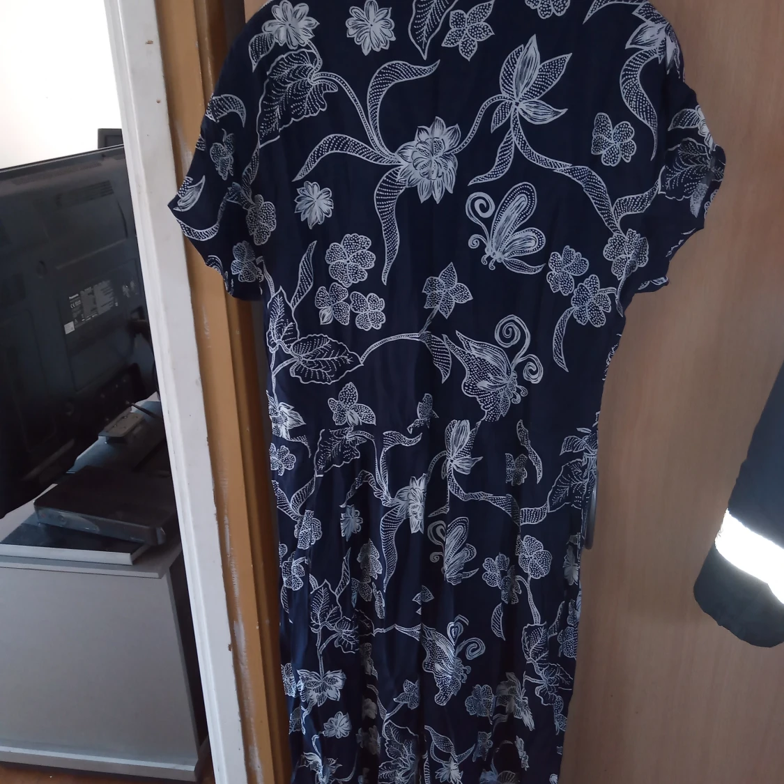 Klänning blå och vit mönstrad st 44. - 90