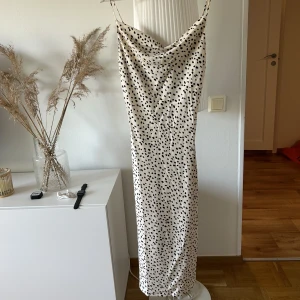 Klänning  - Klänning från Ginatricot, använd några gånger. Storlek Xs