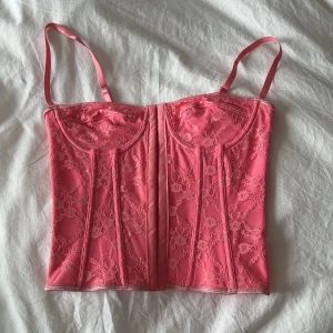 Korsett  - Aldrig använd.