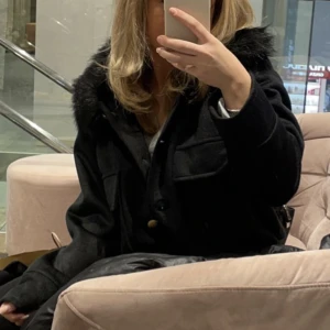 Meotie jacka - Säljer min Meotine liknade jacka ifrån Chelsea då den inte kommer till sndvöndibg.Lägger upp igen då jag vill få den såld mer troligt.