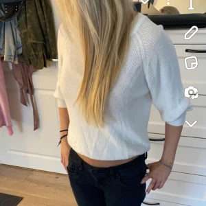 Tröja från Vero Moda - Jättefin vit tröja från Vero Moda🥰