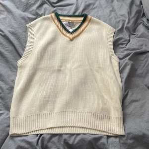 Väst - Aldrig använd,