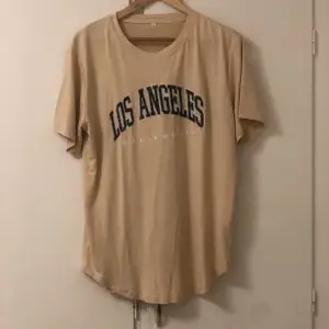 Jätte cool LA T-shirt som knappt har använts. 
