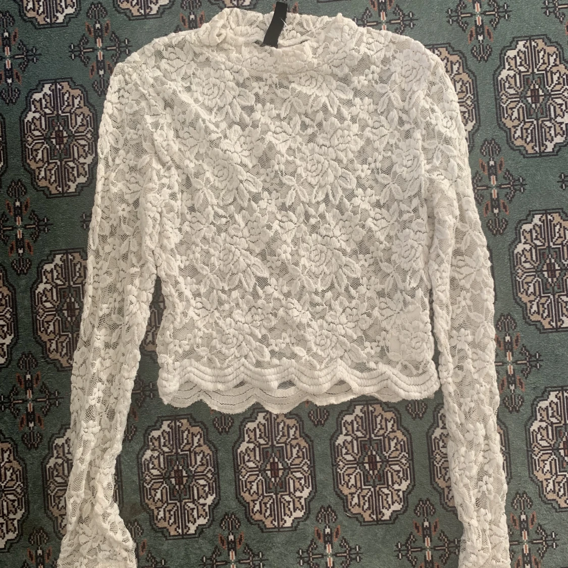 Lace pattern vit tröja