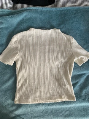 Zara topp - En topp från Zara i storlek S. Precis som ny. Hör av dig för flera bilder! 