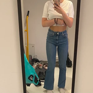 Jeans - Jätte fina boot cut jeans från Bick Book. Säljer pga jag inte använder dem. Dem är använda fåtal gånger så är i bra skick💕 orginal priset var 450
