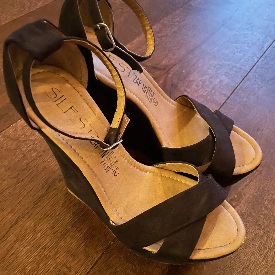 Platåskor svarta  - 91