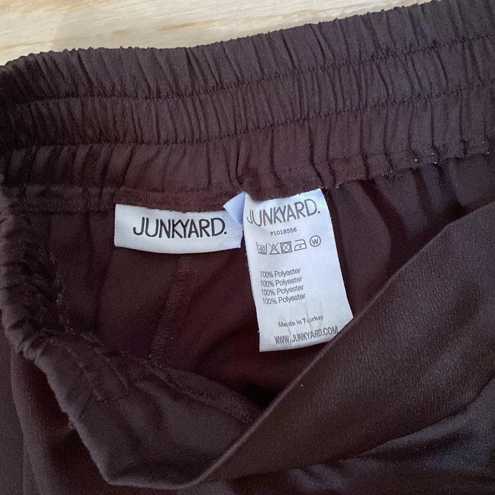 Säljer dessa då jag inte använder dom:) de är lite noppriga så därav sänkt pris.. Jeans & Byxor.