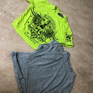 Crop Top - Crop top tröjor storlek ca XS/S, stretchig och skön material. Köpte i thailand 2019 men har ej använt båda så mycket, kanske Max 4ggr. Säljer båda tillsammans!