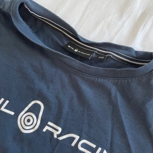 Sail racing t-shirt - Säljer min tröja för att det är för liten för mig nu
