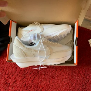 Nike Saccai UK 8.5  - White Vapour waffle 