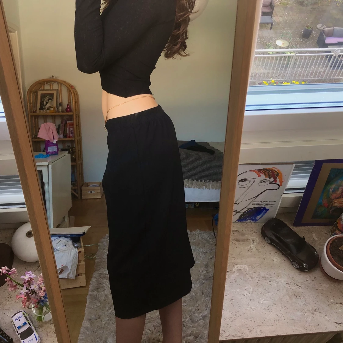 Knälång svart kjol - 91