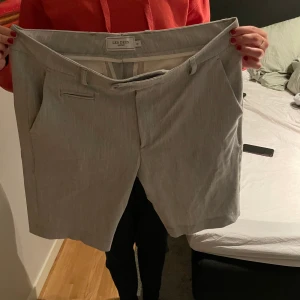 Les deux shorts - Fina shorts från les deux använda ca 4-5 gånger nypris ca 900 kr slorlek 30