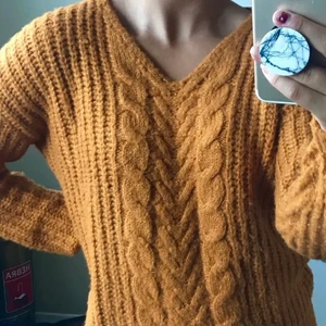 Stickad tröja Vero Moda - Stickad tröja från Vero Moda, storlek S🌼 snabb affär reducerar priset !!!