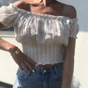 Topp boho  - Finns i storlekar S , M och L helt nya med lappar kvar utförsäljning av en butik