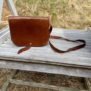 Läderväska retro - Retro väska i brunt läder 