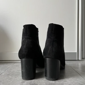 Boots - Svart boots från Din sko. Strl 39
