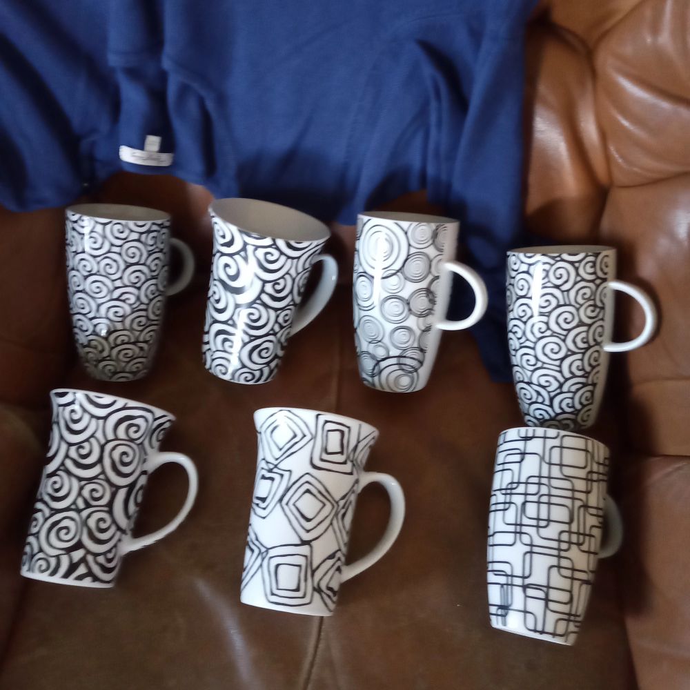 Vit Kaffemuggar mönstrade , 7 stycken . | Plick Second Hand