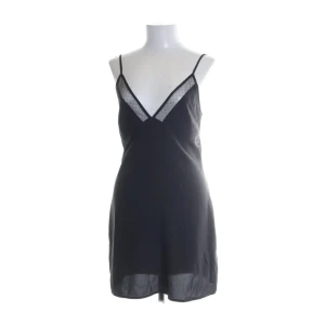 Klänning från NA-KD - Säljer denna superfina klänningen från NA-KD. I fint skick! Priset är inklusive vanlig frakt (ej spårbar). Vill du hellre ha spårbar, kontakta mig så kommer vi överens om något:)