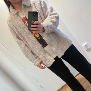 Fleecetröja  - Beige oversized fleecetröja 