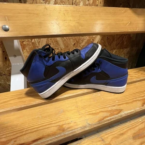 Jordan 1 - Jordan 1, blåa och inga defekter och som nya, + frakt tillkommer 