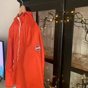 Colmar jacka vändbar  - Jacka från Colmar som är vändbar! Inga defekter och knappt använd, + frakt tillkommer Liten i storlek