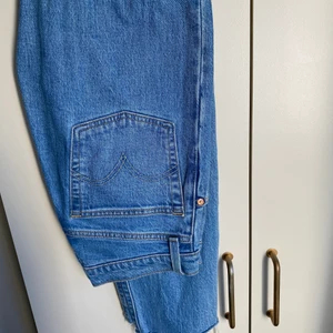 Levis jeans - Levis jeans 501 storlek 25. Använda Max 5 gånger