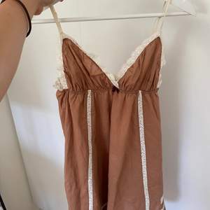 Odd Molly linne i fin brun färg🤎storlek 2 vilket motsvarar ca S/M