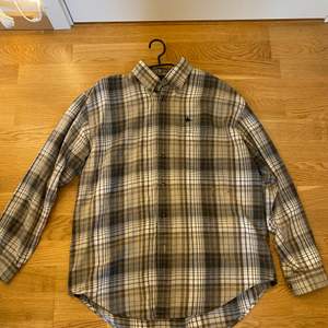 Skön overshirt / skjorta. Inga defekter.