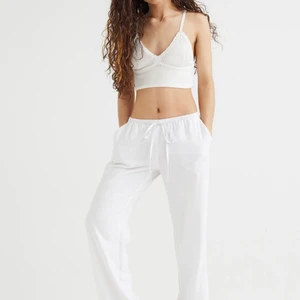 Linnebyxor  - Helt slutsålda lågmidjade linnebyxor från hm! Aldrig använda,lappen kvar💗