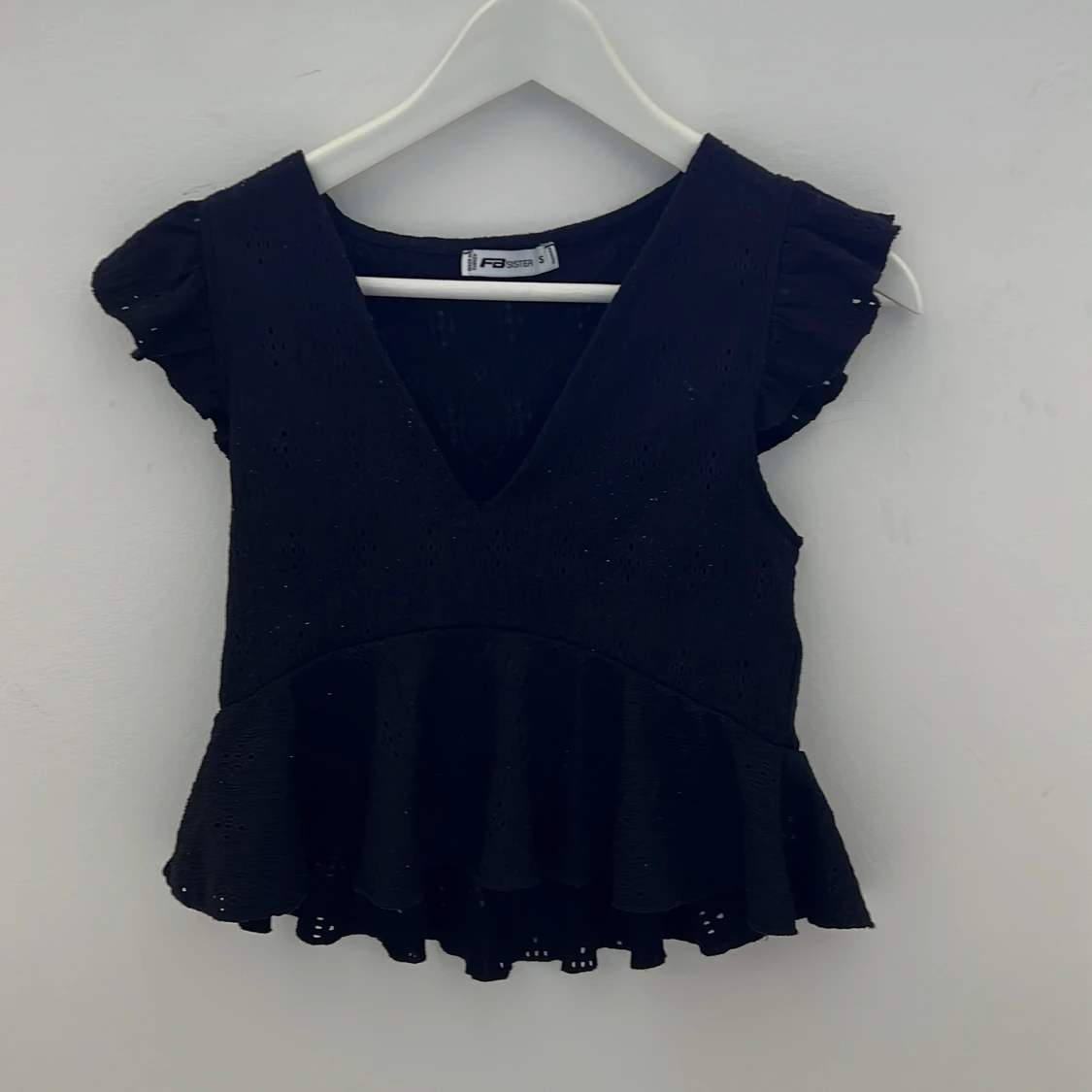 Svart volangtopp - 91