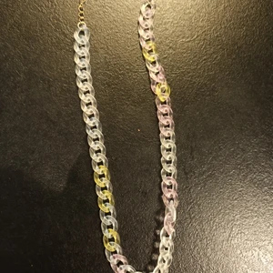 Halsband - Pastellfärger