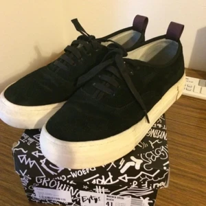 Skor - Använda skor till salu kom dm för mer priset sänks vid snabb affär 