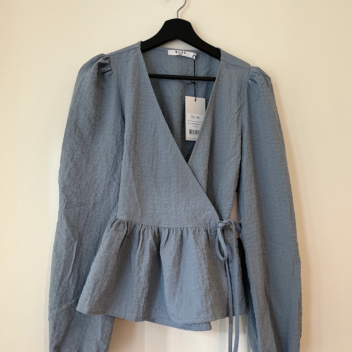 Säljer denna fina blus från NAKD. Storlek 36, 150kr! - 90