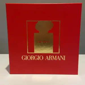 Giorgio armani my way set helt oanvänd. Lådan är 20,5 cm x 20,cm 