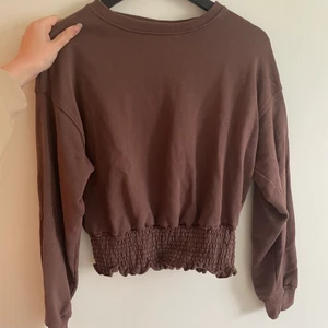 Tröja storlek S - Brun mysig tröja storlek S. Använd 1-2 gånger. 60kr + frakt. 