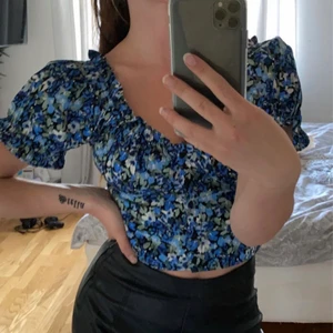 Gina Tricot Topp - Topp från Gina Tricot, strl 34. Använd 1 gång. 