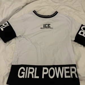 Girl power tröja - Mycket bra skick