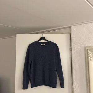 Stickad tröja  - Köpt på weekday i Wien, Österrike  Storlek M