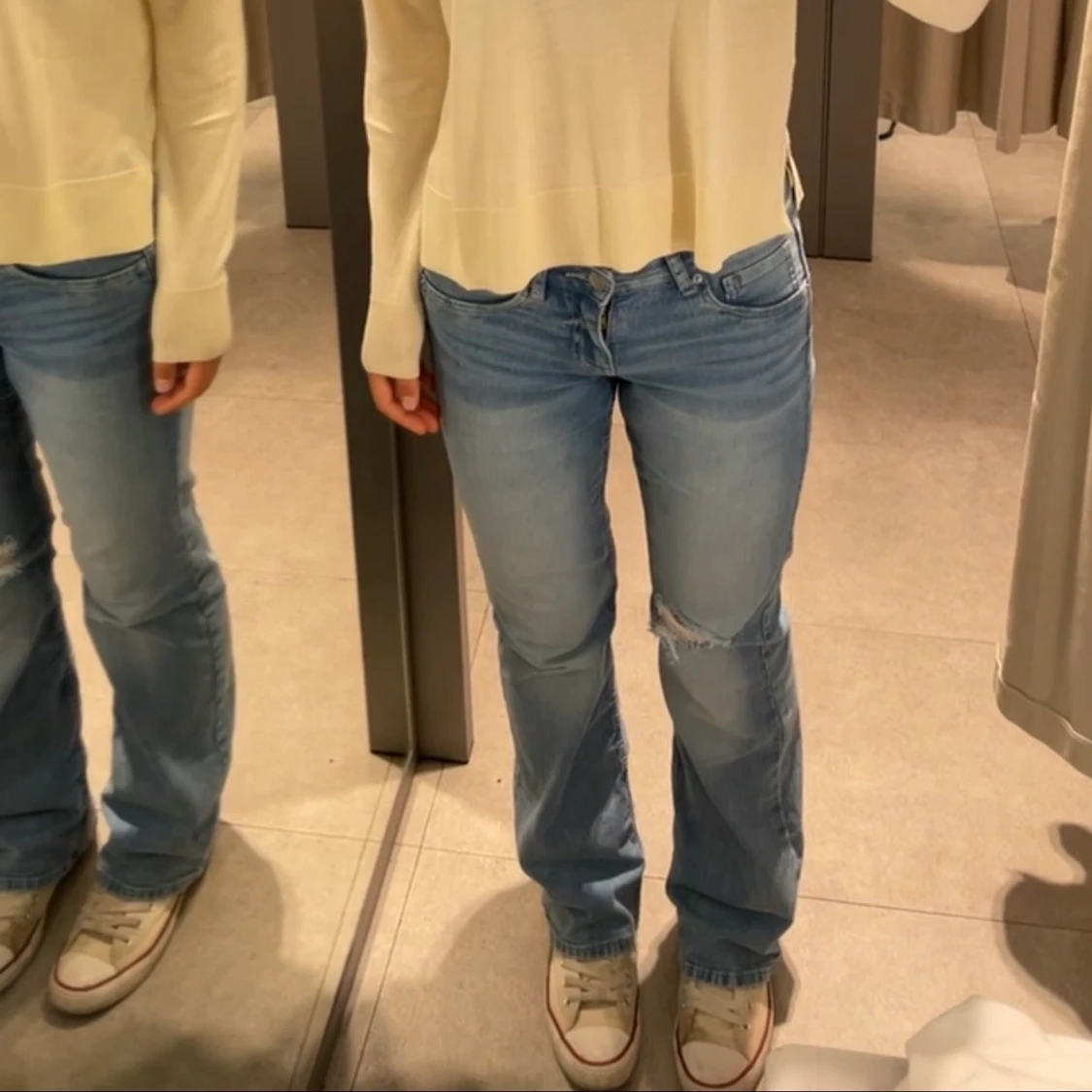 Jeans med hål lowwaist