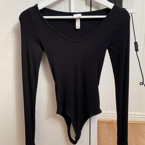 Svart body, XS - Svart body från H&M i storlek XS