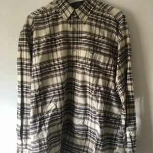 Tommy Hilfiger skjorta XL - Skjorta i storlek XL beige vinröd brun