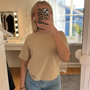 Tshirt, Gina tricot - Skön tshirt från Gina tricot. Helt oanvänd