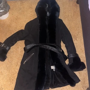 Vinterjacka - Använd 3 gånger väldigt varm 