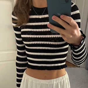 Topp från zara - Säljer denna topp från zara. Som ny💓