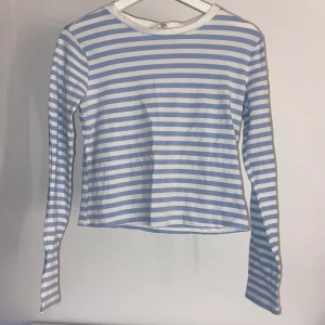 Randig tröja - Fin tröja i bra skick