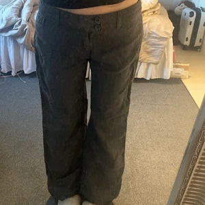 Lågmidjade byxor - Lågmidjade kostymbyxor 