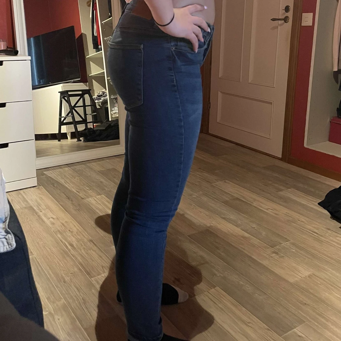 Mörkblåa jeans - 90